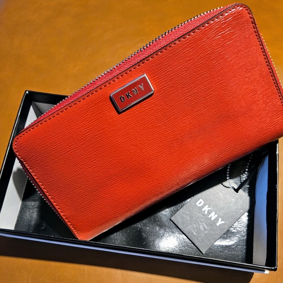 [NWT] DKNY Women's Wallet - Picture 10 of 16